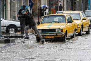 وقوع 130 حادثه بر اثر بارندگی در مشهد