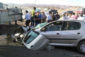 برخورد ۲ دستگاه خودرو در همدان ۶ کشته و مجروح برجا گذاشت